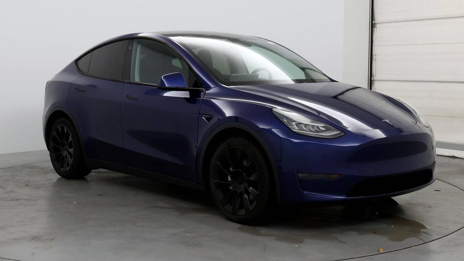 TESLA MODEL Y 2020 5YJYGDEF8LF002247 image